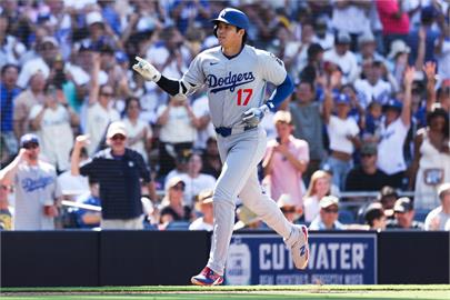 MLB(影)／主動擊掌「開嘲諷」教士球迷還送飛吻！大谷翔平獲讚"GOAT"