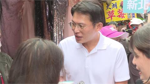 黃國昌赴新北樹林市場拜票　又遭路人嗆聲「臭俗辣」