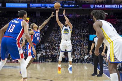 NBA(影)／勇士單場20顆三分球大勝國王 　士官長加盟後5場比賽第4勝