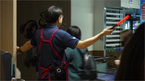 漢光演習首次結合城鎮戰　北中南連鎖超市進行避難演練