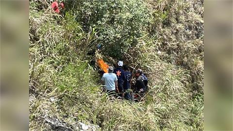 八通關古道傳山難！山友滑墜父子斷崖　消防局動員18人救下山