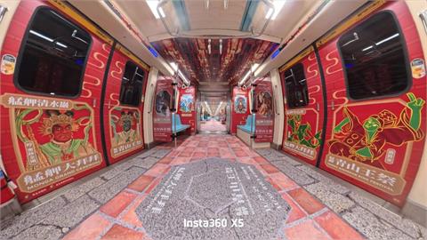尊王出龕　青山王號藍線發車  艋舺青山宮171年　彩繪列車載你逛艋舺大拜拜