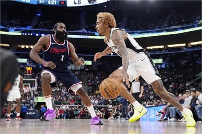 NBA(影)／擺脫「監視器防守」惡名　哈登一人守全隊助快艇勝馬刺