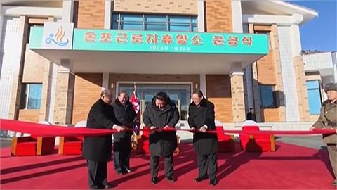 金正恩視察工人休閒中心　進男女浴池表情不一掀議