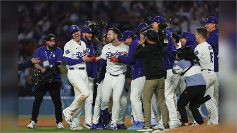MLB(影)／強打塔克再見安打5比4擊敗馬林魚！山本由伸敗投解套道奇喜迎三連勝