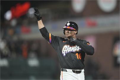 MLB(影)／重砲迪佛斯轉戰巨人初登場！單場雙安展現融入新球隊決心
