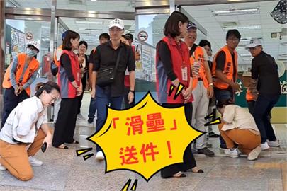 拚民主到最後一秒！「除舊汰欣」志工滑壘送件…5秒壓線畫面惹哭網友