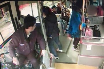 「公車濺血」 洗腎男手噴血 司機、乘客熱心救援