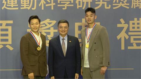 快新聞／麟洋配年終賽最後一舞！王齊麟喊相信他　李洋搖頭：99%時間在帶學生