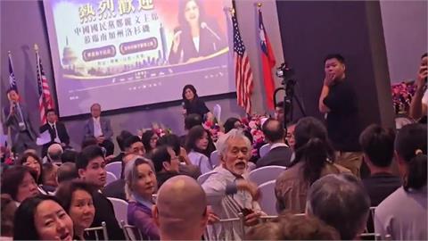 快新聞／鄭麗文被嗆爆了！大談民主慘遭華人當眾洗臉　尷尬場面曝光
