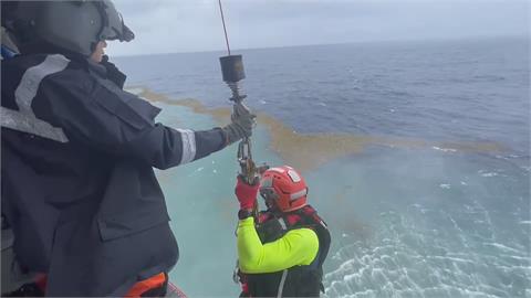 大學生無視大雨水流湍急　出海口玩立槳遭沖進海獲救