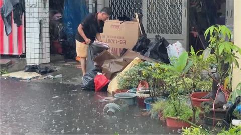 豪雨狂炸佳冬鄉村民好苦　卓揆南下勘災：和民眾站在一起