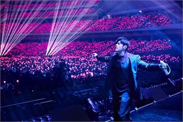 為周董演唱會答應陪睡！女子背叛男友「動真感情」　下場超崩潰
