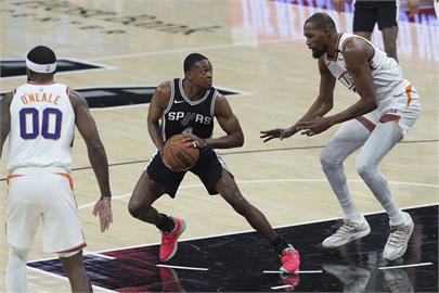NBA(影)／沒有「斑馬」沒有關係!　馬刺有「狐狸」挺身而出照樣取勝