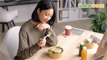 不再一味節食！「直覺飲食」重新聆聽身體訊號　與情緒性進食有何區別？