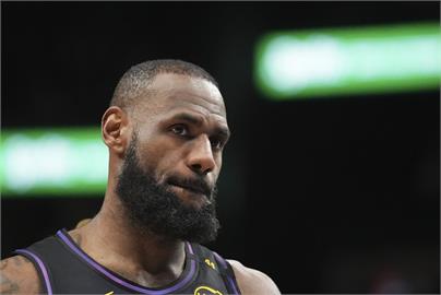 NBA(影)／詹皇再度刷新最年長大三元紀錄仍輸球　賽後受訪吐心聲