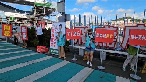 延押案恐衝高同意罷免票數？　林沛祥孤軍站路口舉牌拉票