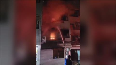 三義民宅火警! 女屋主抱幼女"跳樓逃生"骨折送醫