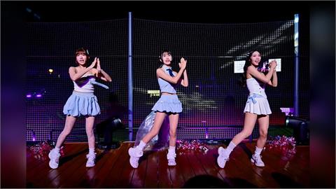 中職／統一獅女孩日「外野三狗」壓軸獻唱！YUKI大秀美腿展優雅性感獨挑大樑