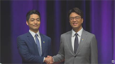 快新聞／台北市長電視辯論來了！沈伯洋、蔣萬安會前握手畫面曝