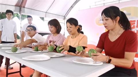 「瓜瓜節」大家一起來「吃瓜」　蔡易餘挑戰大胃王吃木瓜