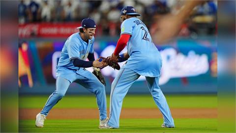 MLB(影)/藍鳥季後賽火力強! 世界大賽聽牌兩位強棒安打數創紀錄功不可沒