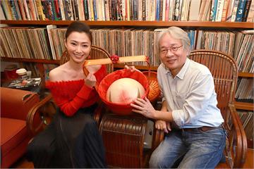 侯怡君帶壽桃探「師弟」馮光遠 談吳宗憲面不改色