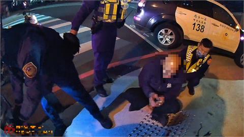 台中通緝男拒檢撞警！　摔車倒地遭員警壓制