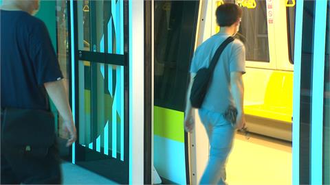 環狀線車門廠商背後是中資？　國際多案例「行徑中車門開啟」