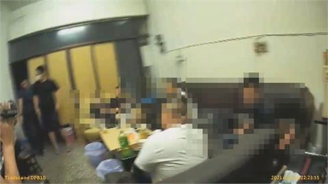 講不聽！　7人群聚電子遊藝場玩手遊　最重罰210萬　男狂砍公園封鎖線　警展開追查