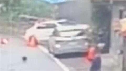 酒駕釀禍！２１歲男失控撞民宅　屋主全家烤肉遭撞４人傷
