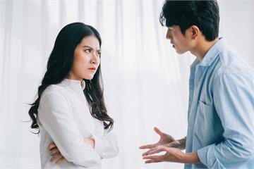 愛情保鮮期過了？5種隱形裂痕正在悄悄摧毀妳的感情！