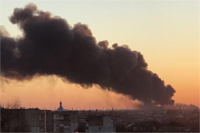 快新聞／俄軍轟炸烏克蘭西部城市利沃夫　飛機維修廠遭導彈擊中
