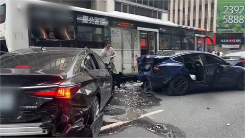 重慶南路車禍8傷！　78歲無照男是公司老董　違規黑歷史曝光