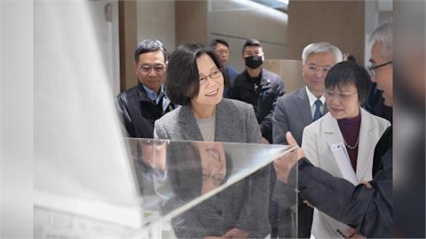 快新聞/卸任仍心繫居住正義!劉世芳、花敬群陪同 蔡英文驚喜現身中和社宅