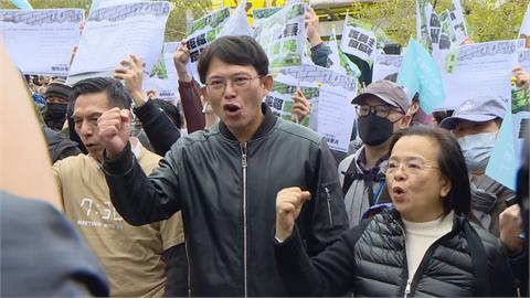 快新聞／民眾黨「護民主、反威權」誓師大會登場　黃國昌稱綠營毀民主遭網酸：跳樑小丑