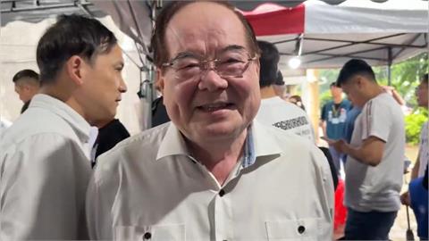 快新聞／范振宗作勢呼鄭麗文巴掌　李乾龍喊沒這麼嚴重：像我這樣摸你一下