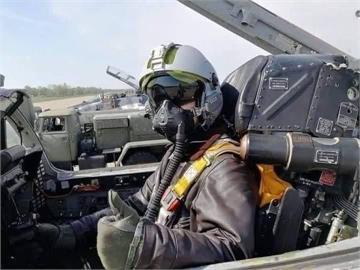 「基輔之鬼」30小時擊落10俄機！烏克蘭PO飛行員照...超傻眼真相曝