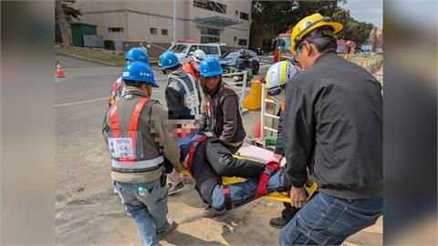 最新/竹科工安意外!鷹架倒塌3工人5米高墜樓 最新傷勢曝光