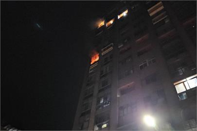 快新聞／晚間9點基隆市1社區大樓發生火警　1人雙手遭燙傷
