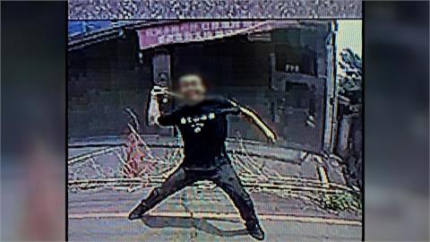夫妻開車返家經三峽巷子遭砸車窗　警鎖定嫌犯追緝中