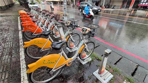 高雄少年拿公物出氣！　卡片「餘額不足」爆氣踹YouBike