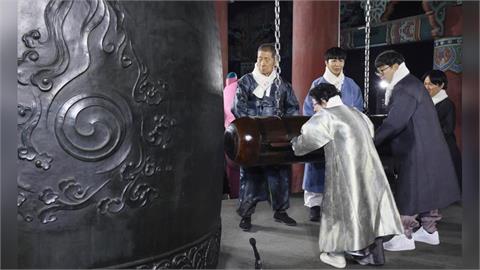 快新聞／紐澳東亞接力瘋跨年　日韓依循傳統「敲鐘」迎接2026