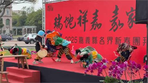 嘉義縣府舉辦新春開工團拜　縣長翁章梁攜手議會敲響3聲鑼鼓