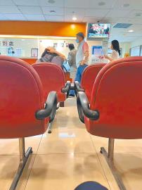 郭智輝因病辭經長？疑肝病變做"正子斷層掃描"