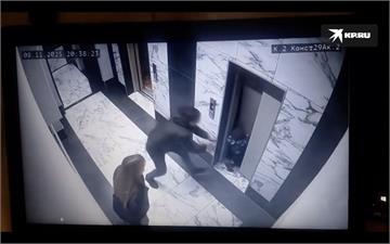 俄童電梯口突消失！輕觸門瞬墜井底　父跳入救人險釀悲劇