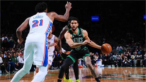 NBA(影)／關門戰變災難！賽爾提克第4節14投全打鐵　主場崩盤讓七六人續命