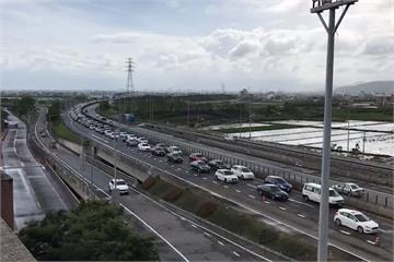  國5北返塞爆 雪隧回堵5公里 