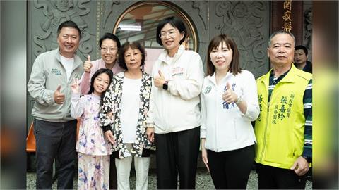 清明連假衝刺跑行程！蘇巧慧拜廟巧遇小粉絲　「水獺媽媽」人氣夯到爆