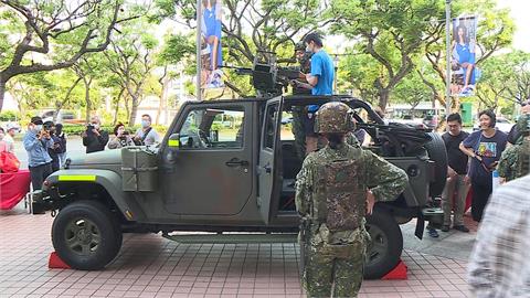 找嬰兒募兵? 海軍招募員社群幽默發文引熱議